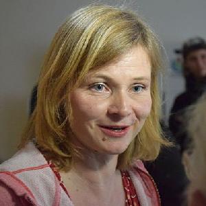 Bernadette La Hengst